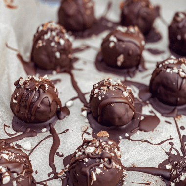 No Bake Truffles | GIRLS WHO EAT
