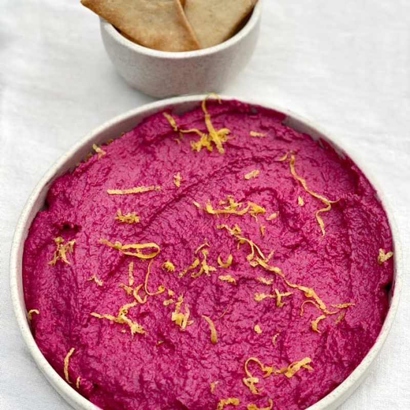 Beet Hummus | GIRLS WHO EAT