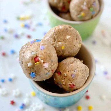 No Bake Birthday Cookie Dough Bites (vegan, gluten free, dairy free) | GIRLS WHO EAT