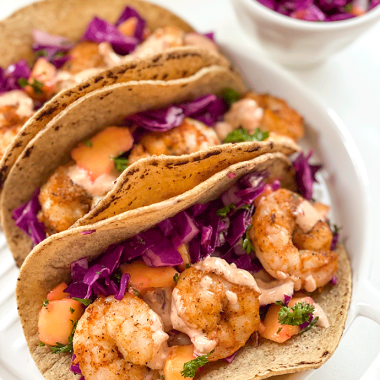blackened shrimp tacos | GIRLS WHO EAT