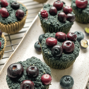 blueberry oat muffins | GIRLS WHO EAT