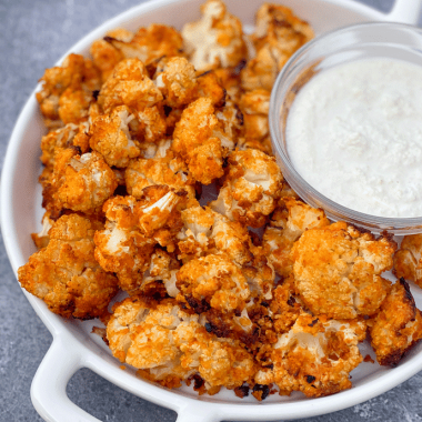 Buffalo Cauliflower Bites | GIRLS WHO EAT