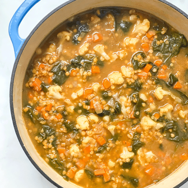 cauliflower spinach red lentil soup | GIRLS WHO EAT