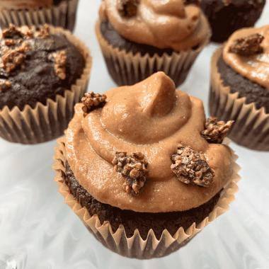 chocolate quinoa cupcakes | GIRLS WHO EAT