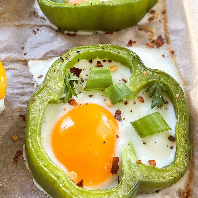 eggs in bell pepper | GIRLS WHO EAT
