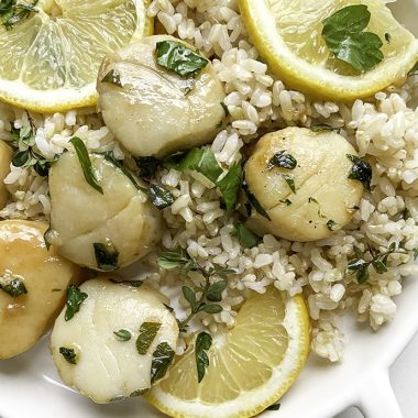 garlic herbed ghee scallops | GIRLS WHO EAT