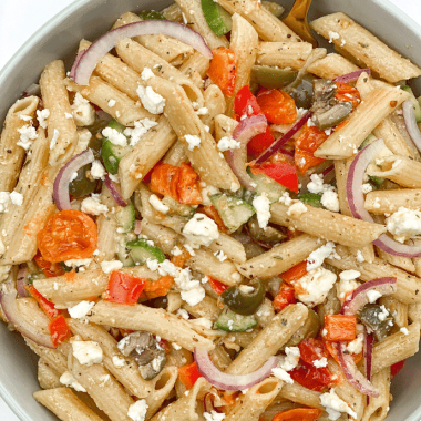 Greek Pasta Salad | GIRLS WHO EAT