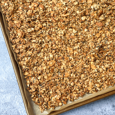 healthy homemade granola | GIRLS WHO EAT
