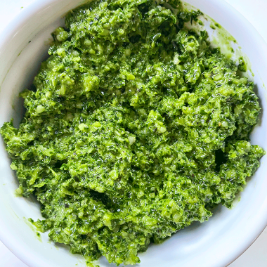 kale hemp pesto | GIRLS WHO EAT