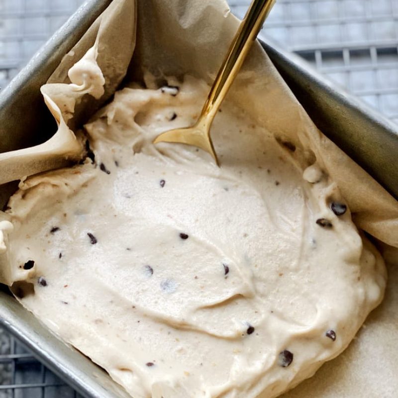 peanut butter chocolate chip nice cream | GIRLS WHO EAT