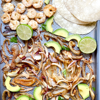one pan shrimp fajita | GIRLS WHO EAT