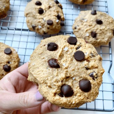 salted chocolate chip cookies | GIRLS WHO EAT