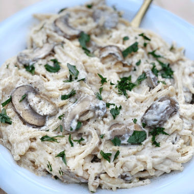 tahini mushroom pasta | GIRLS WHO EAT