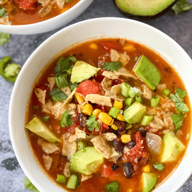 vegan tortilla soup | GIRLS WHO EAT