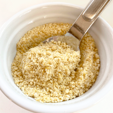 vegan parmesan cheese | GIRLS WHO EAT