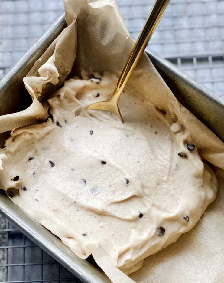peanut butter chocolate chip nice cream | GIRLS WHO EAT